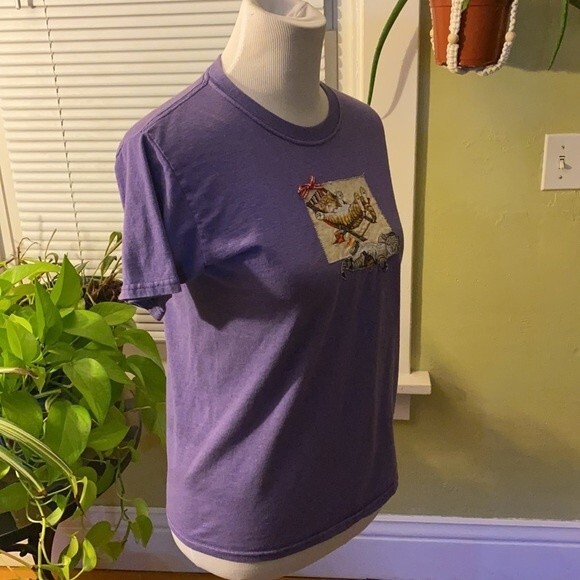 Cat Lady Purple Beach T-Shirt - Picture 4 of 9